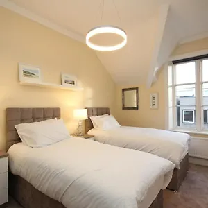 Luxury Grade 2 Listed, 2 Bedroom In The Centre Of Apartment Chester